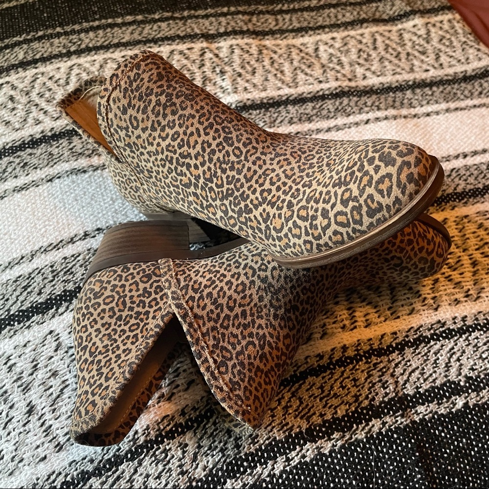 Lucky Brand Baley 2 Leopard Print Ankle Bootie